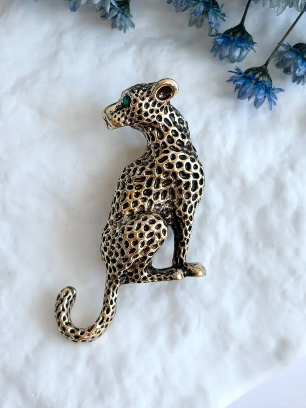 Jaguar Cheetah Big Cat Gold Toned Textured 3D Vintage Inspired Brooch Pin
